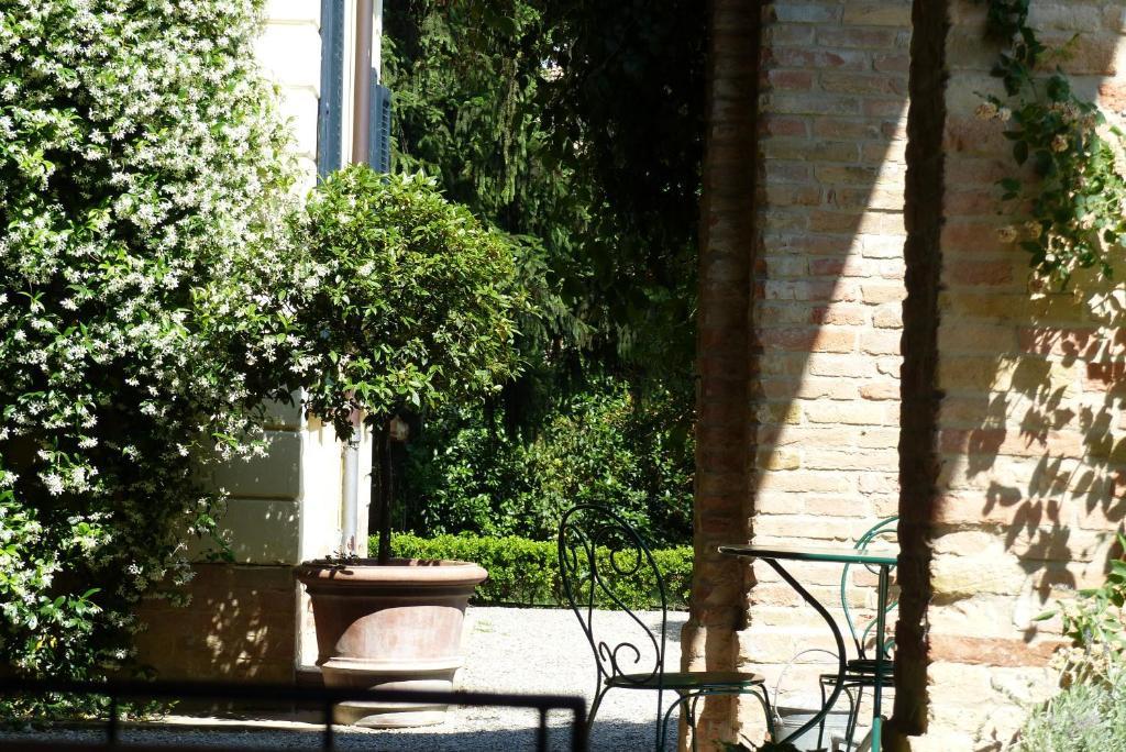 Villino Di Porporano Bed & Breakfast ปาร์มา ภายนอก รูปภาพ